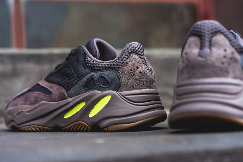 https___hypebeast.com_image_2018_10_adidas-yeezy-boost-700-mauve-closer-look-8
