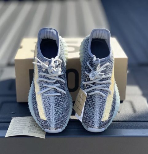 Yeezy Boost 350 V2 Ash Blue photo review