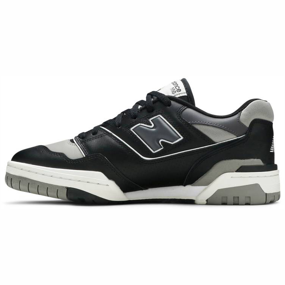 gray and white new balance shoes