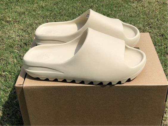 Yeezy Slide “Pure” photo review