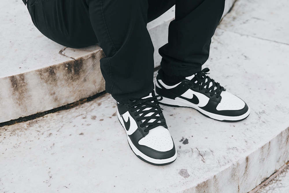 nike sb dunks black and white