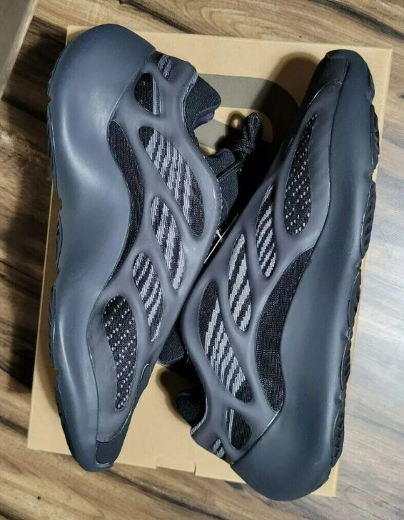 Yeezy 700 V3 “Alvah” photo review