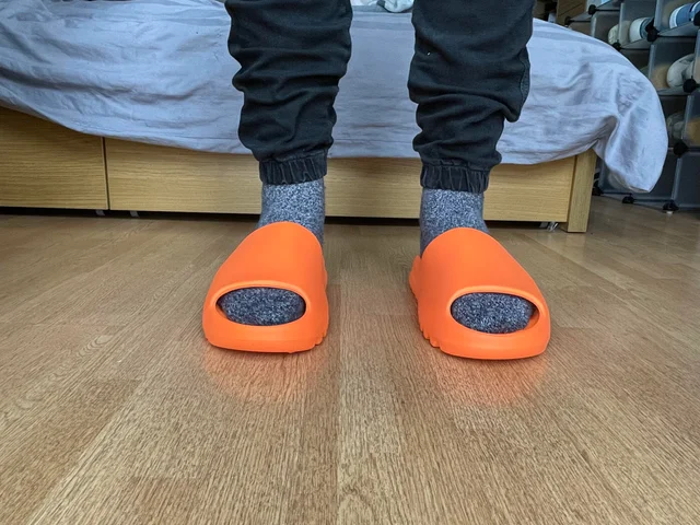 Yeezy Slide Enflame Orange photo review