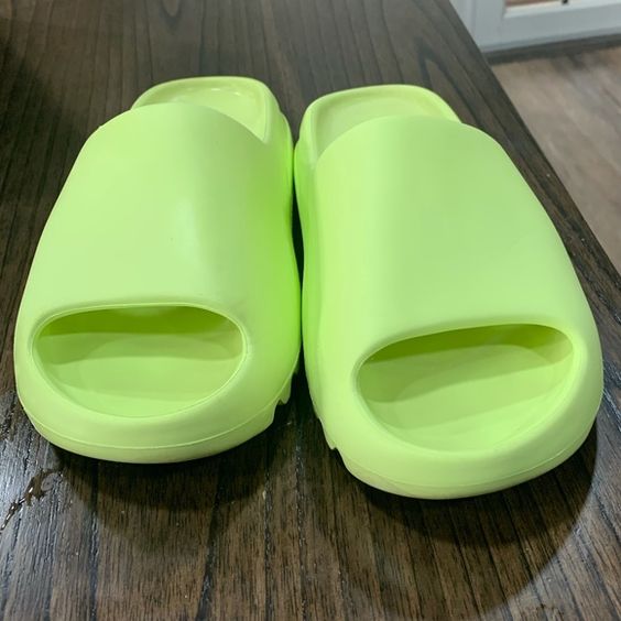 Yeezy Slides Glow Green photo review