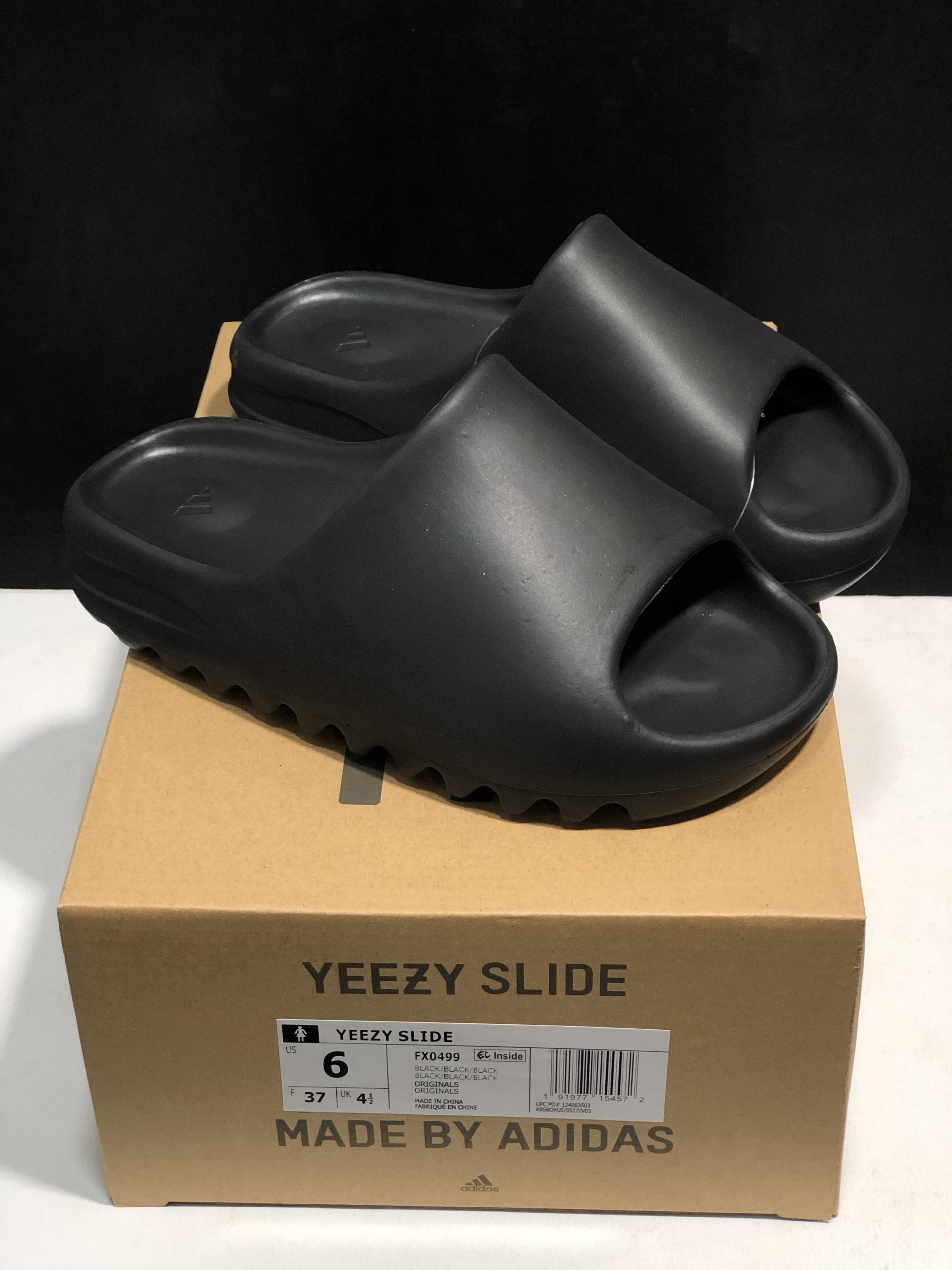 Yeezy Slide Black photo review