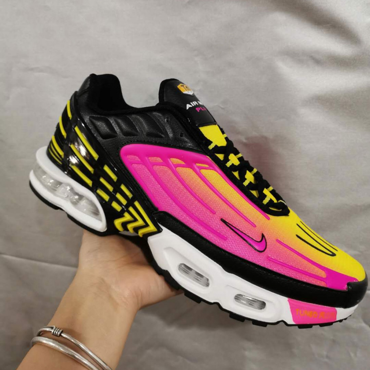 AIr Max Plus 3 Hyper Violet - Image 4