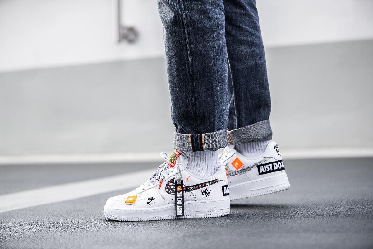 nike-air-force-1-07-premium-just-do-it-white-white-black-totalorange-ar7719-100-sneaker-manufacturers-4
