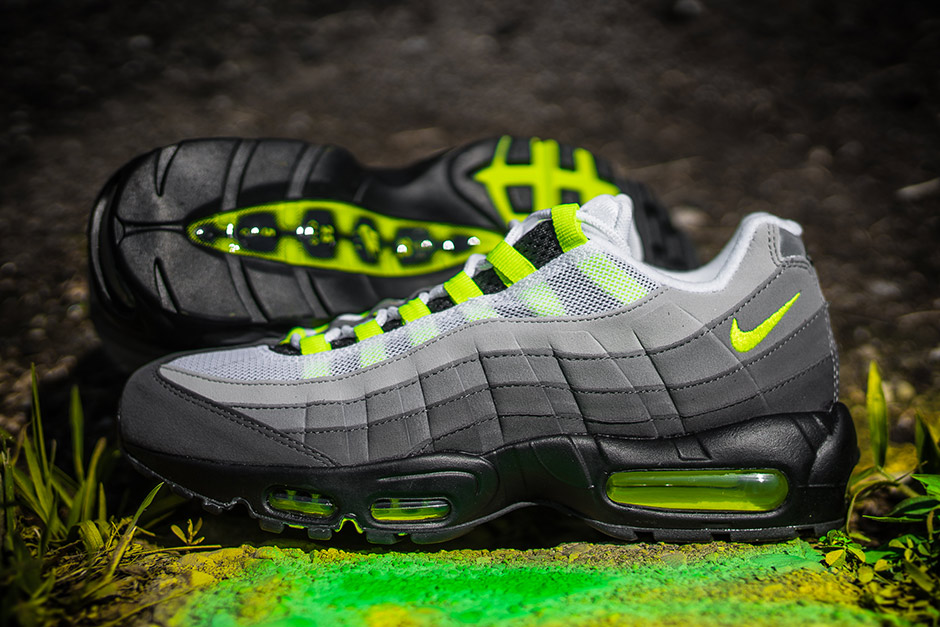 nike-air-max-95-og-neon-release-date-reminder-01