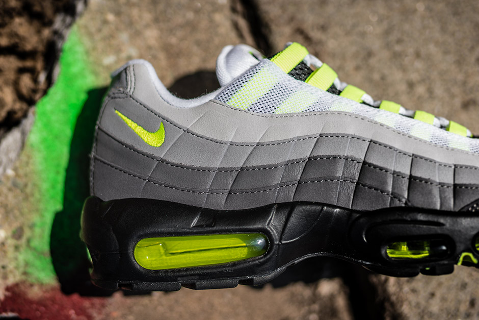 nike-air-max-95-og-neon-release-date-reminder-06