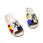 YEEZY SLIDE X KAWS TERBARU LUCU - Image 3