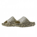 Yeezy Slides Graffiti - Image 5