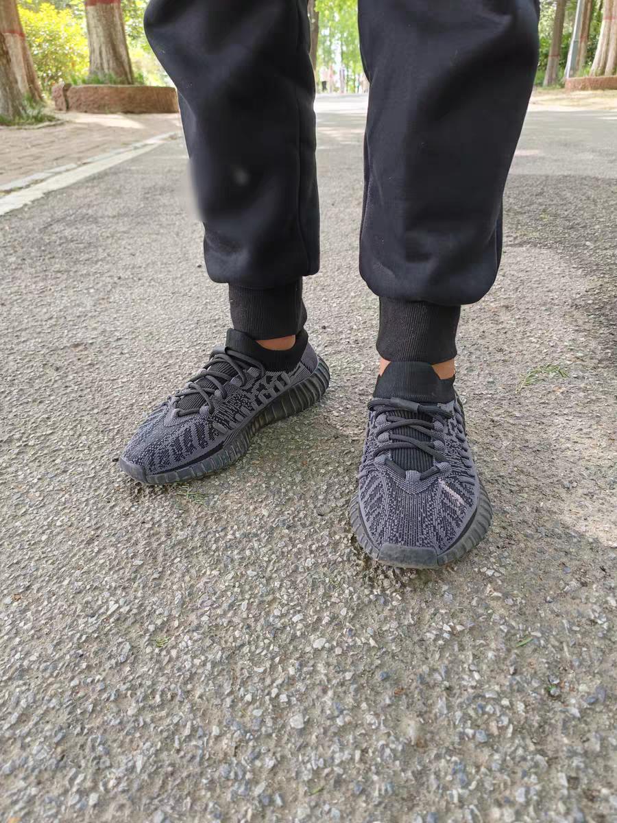 Yeezy Boost 350 V2 CMPCT Slate Black photo review