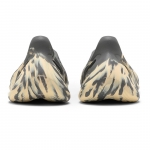 Yeezy Foam Runner MXT Moon Grey - Image 6