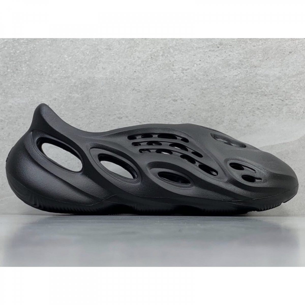 Yeezy Foam Runner Onyx Black – PK-Shoes