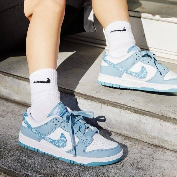 e1d895f53d704212a42ba6e49d362411