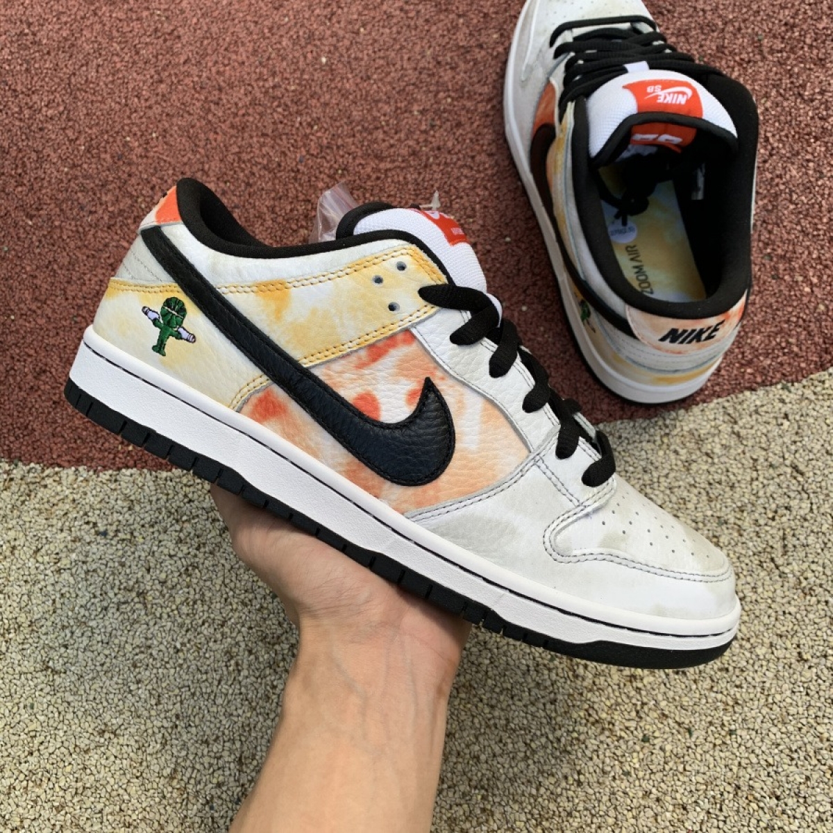 tie dye raygun sb