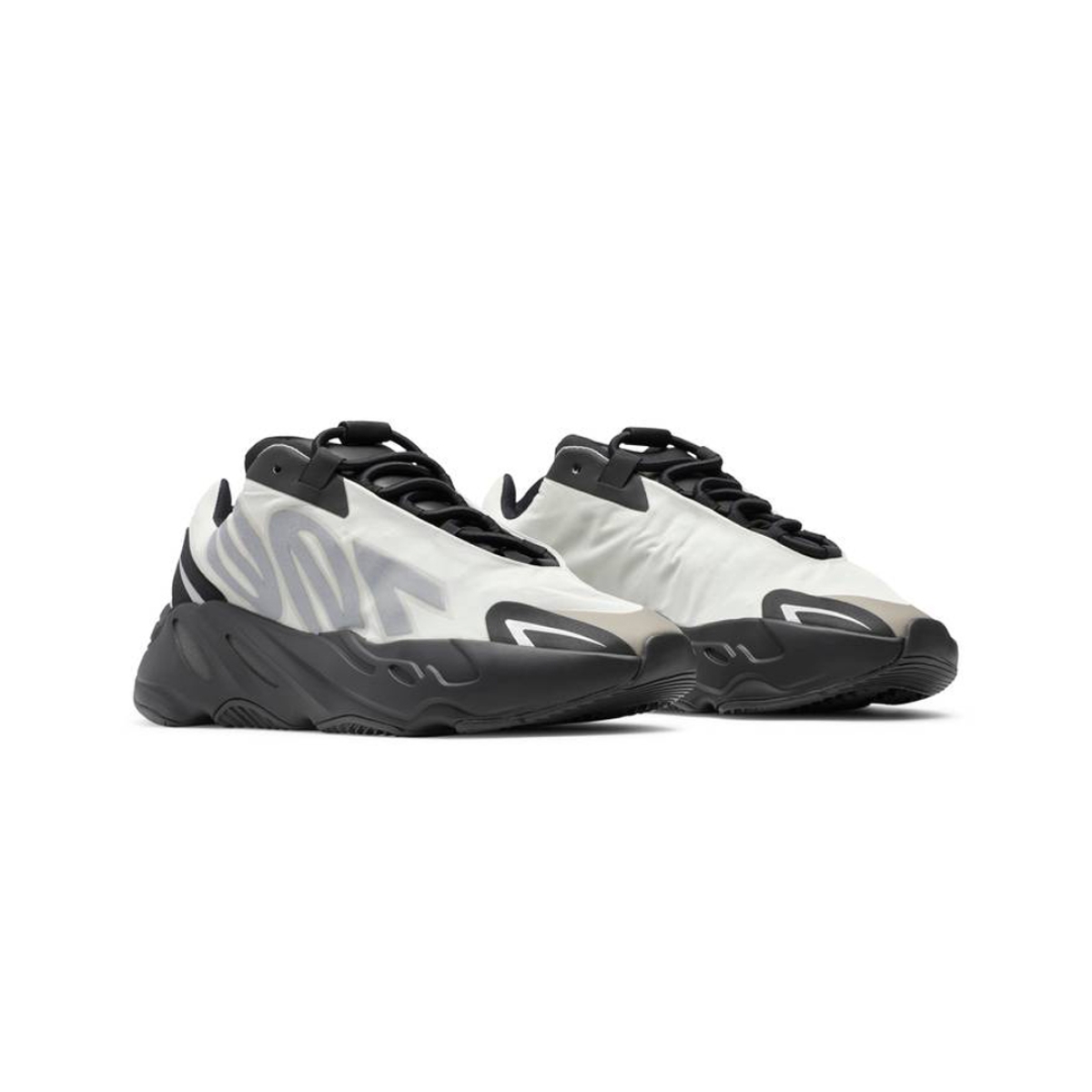 YEEZY BOOST 700 MNVN KIDS BONE - Image 3